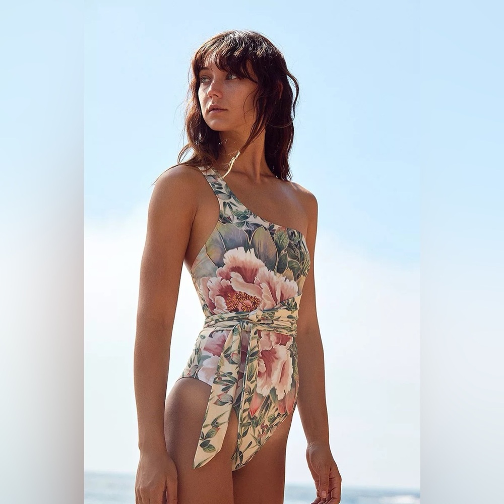 One shoulder one piece swimsuit